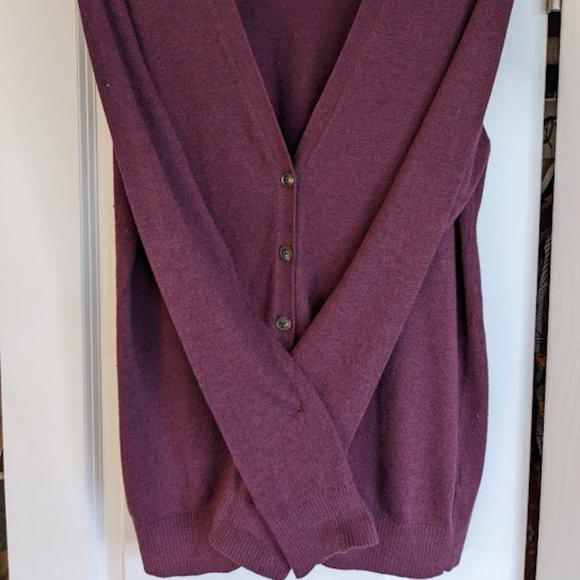 Gap Wine Colored V-Neck Cardigan - Picture 4 of 4